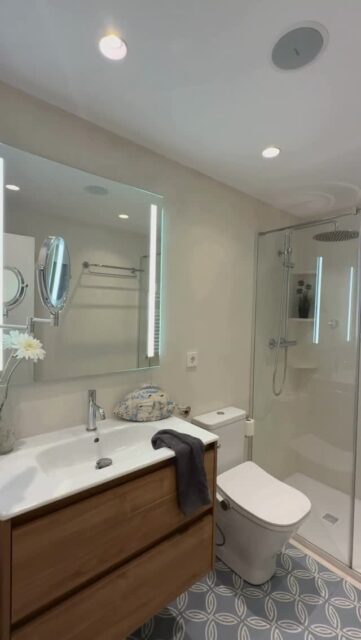 ✨ Quan el disseny transforma la manera de viure.

Acabem novembre recordant el més essencial: les llars amb ànima es dissenyen amb calma. 
Cada projecte que fem a Glow Rehabilita Studio és únic. Des dels racons més petits fins a les zones principals, cada detall importa.

No es tracta només de reformar, sinó de crear espais que inspiren, que aporten benestar i que reflecteixen la personalitat de qui hi viu. 
✨ A Glow Rehabilita Studio cuidem cada fase perquè el resultat sigui únic, funcional i ple d’estil.

👉 Quin ha estat el teu preferit? Et llegim.
--
✨ Cuando el diseño transforma la manera de vivir.

Terminamos noviembre recordando lo más esencial: los hogares con alma se diseñan con calma.
Cada proyecto que realizamos en Glow Rehabilita Studio es único. Desde los rincones más pequeños hasta las zonas principales, cada detalle importa.

No se trata solo de reformar, sino de crear espacios que inspiran, que aportan bienestar y que reflejan la personalidad de quienes los habitan. 
✨ En Glow Rehabilita Studio cuidamos cada fase para que el resultado sea único, funcional y lleno de estilo.

👉 ¿Cuál ha sido tu favorito? Te leemos.

#glowrehabilitastudio #santcugatdelvalles #reformasintegrales #interioresqueinspiran #espaisambànima #detallsquefanladiferencia #benestaraacasa